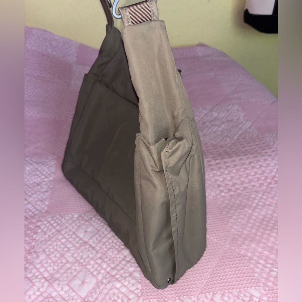 Pacsafe City Safe Tote - Picture 8 of 16